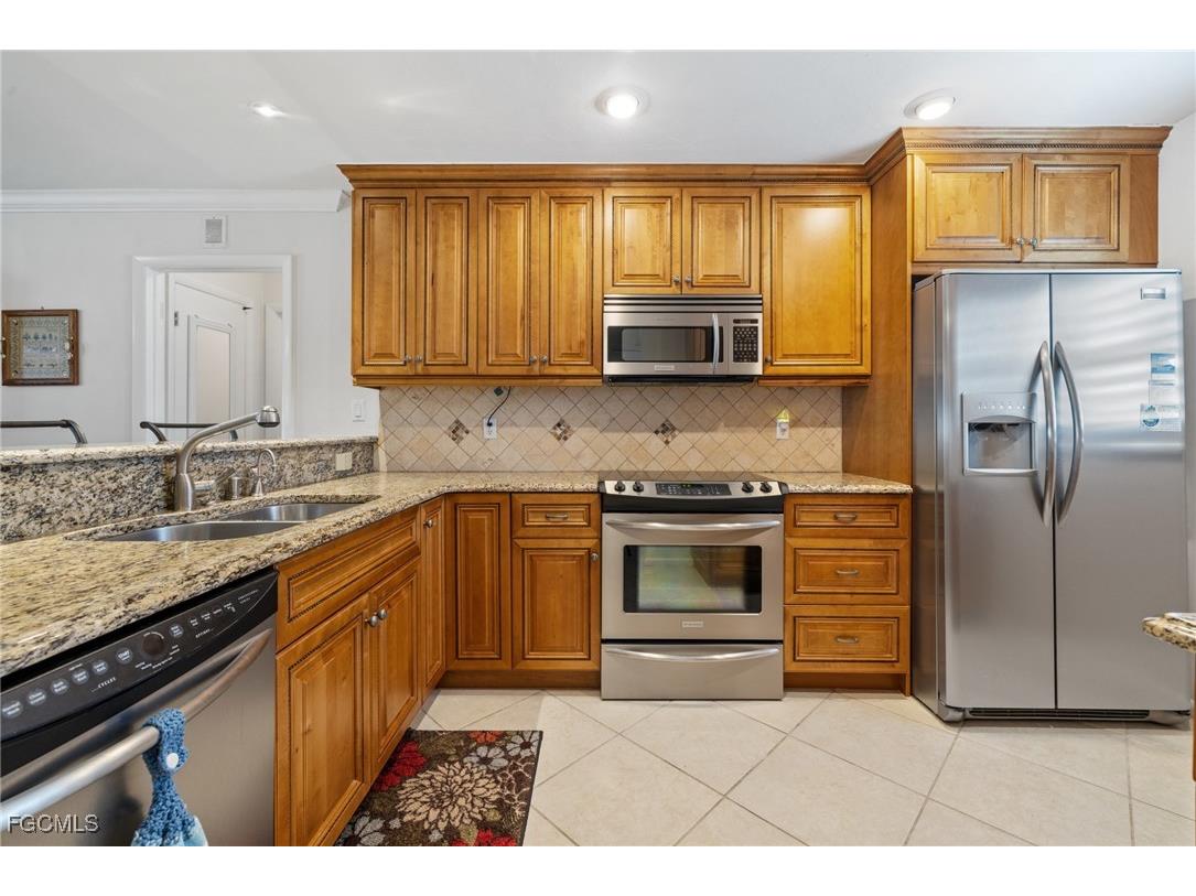 7008 Foxfire Drive Fort Myers FL 33919 2025025991 image4