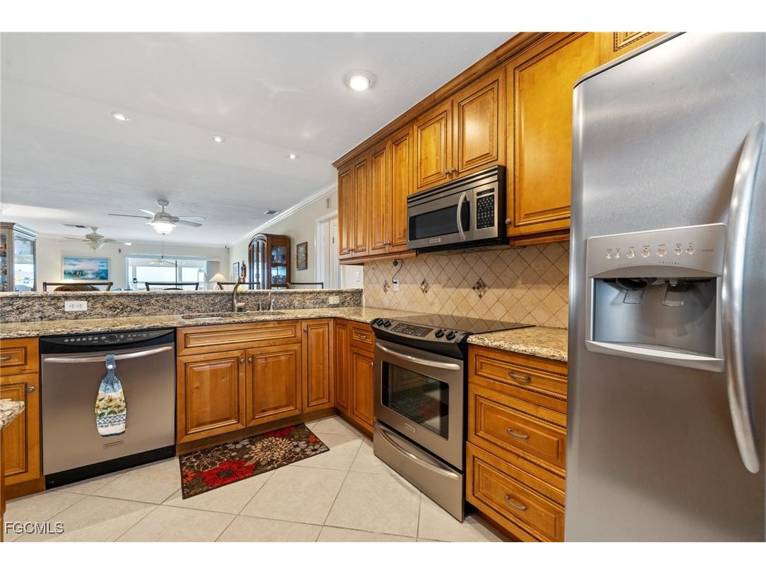 7008 Foxfire Drive Fort Myers FL 33919 2025025991 image5