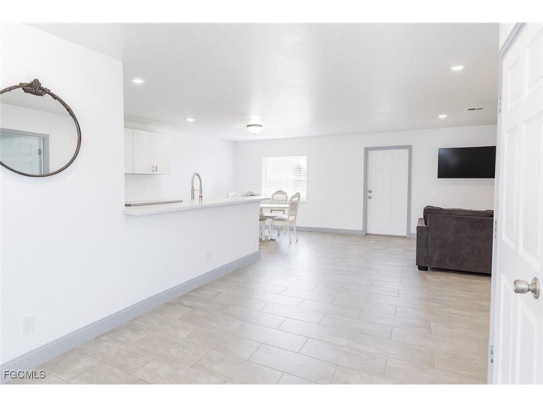 7009 Lotus Circle Labelle FL 33935 2025020808 image4