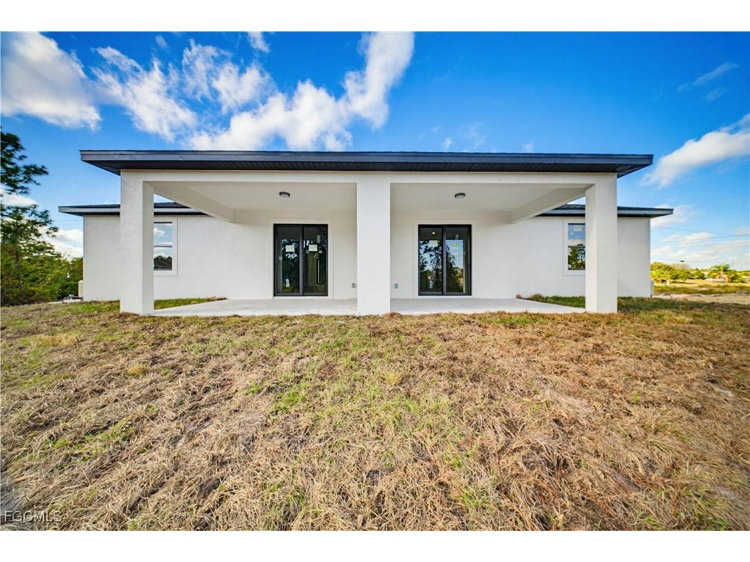 701-703 Homestead Road S Lehigh Acres FL 33974 2026003848 image5