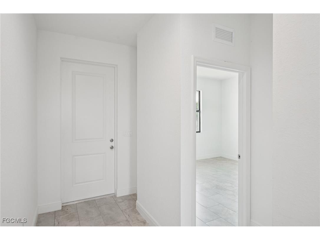 7015 Jolly Circle Labelle FL 33935 2025011427 image5