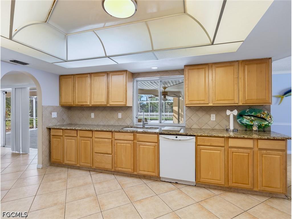 7018 Overlook Drive Fort Myers FL 33919 2026014114 image14