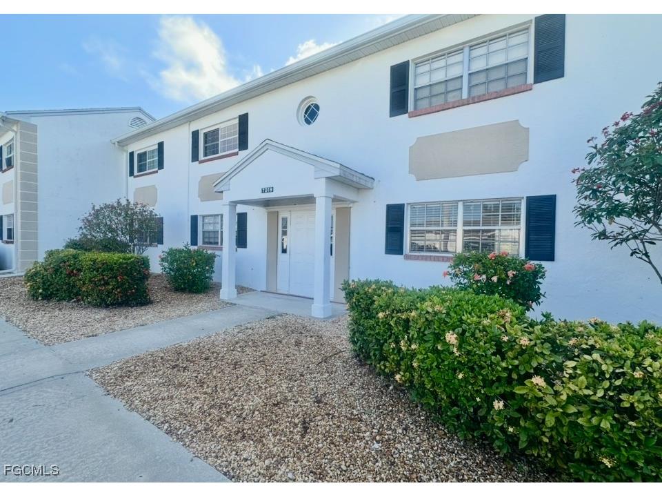 7019 Cedarhurst Drive #9B Fort Myers FL 33919 2025000278 image1
