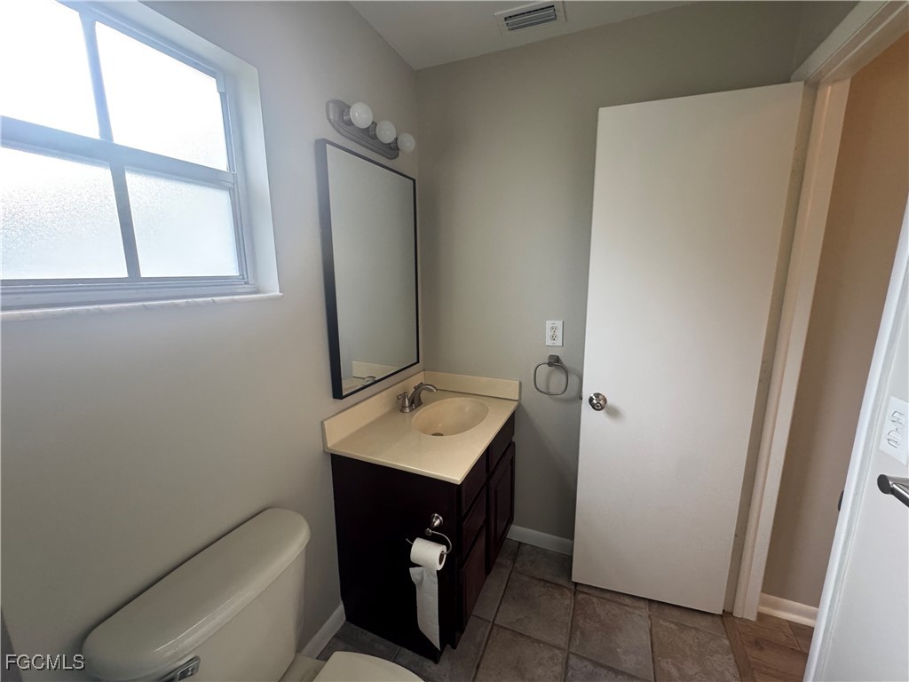 7019 Cedarhurst Drive #9D Fort Myers FL 33919 2025020825 image16