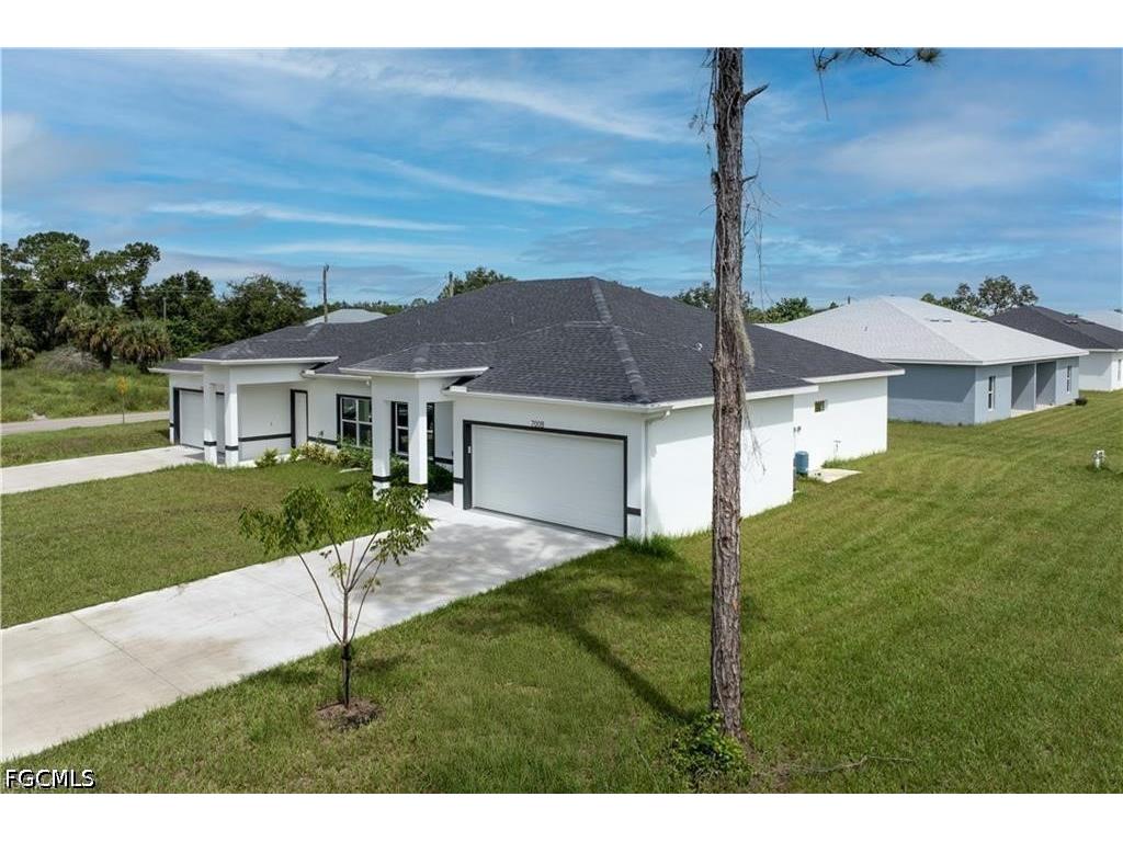 702 Broadway Avenue Lehigh Acres FL 33972 2026020315 image1