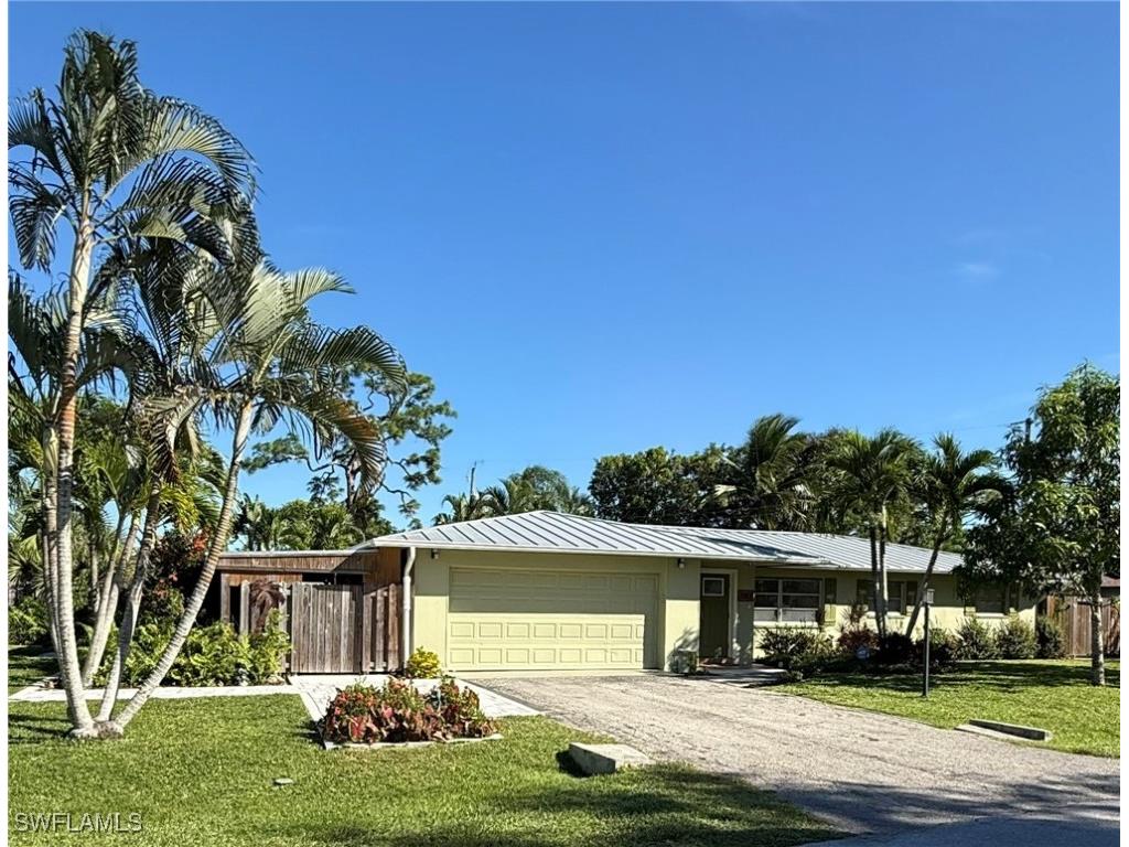 702 E Valley Drive Bonita Springs FL 34134 225074842 image1