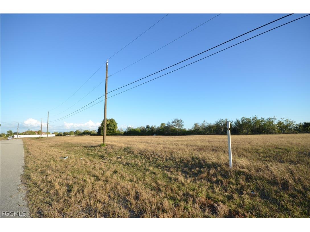 702 NE 12th Street Cape Coral FL 33909 2026012441 image2