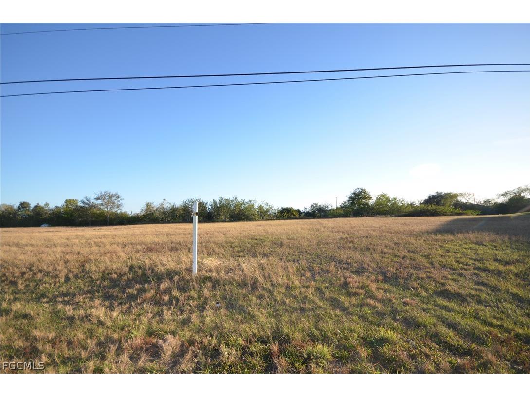 702 NE 12th Street Cape Coral FL 33909 2026012441 image3