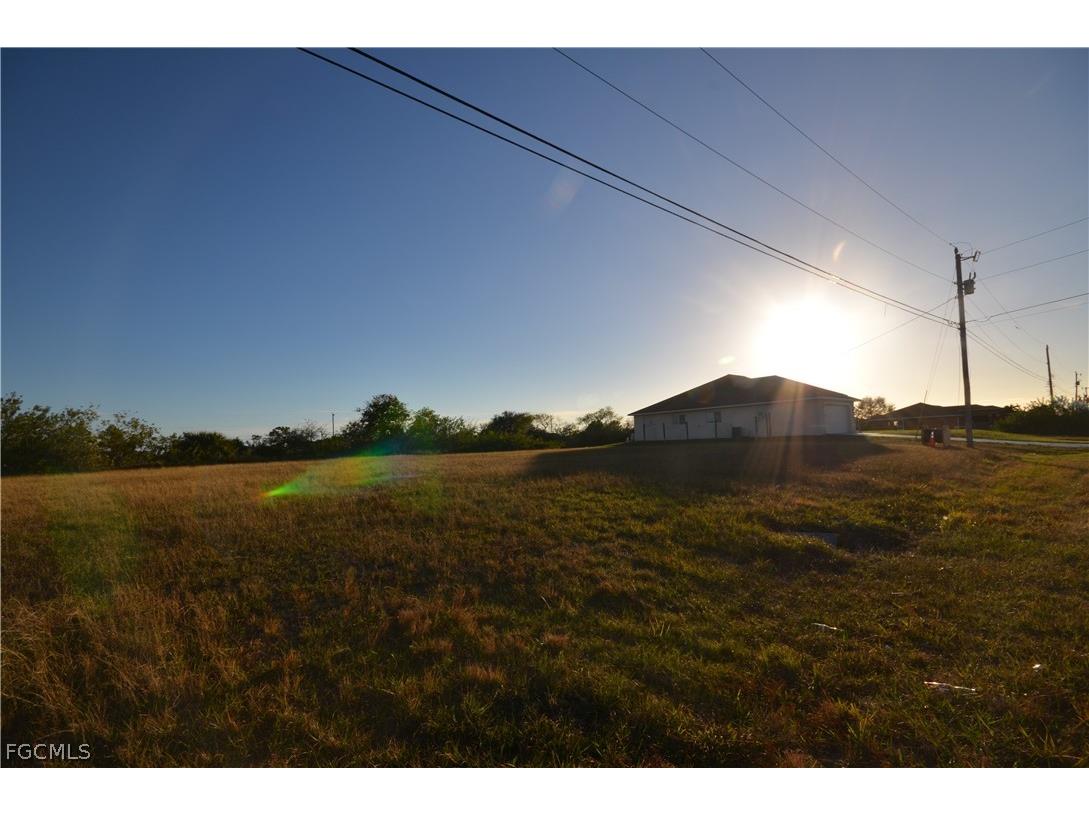 702 NE 12th Street Cape Coral FL 33909 2026012441 image4