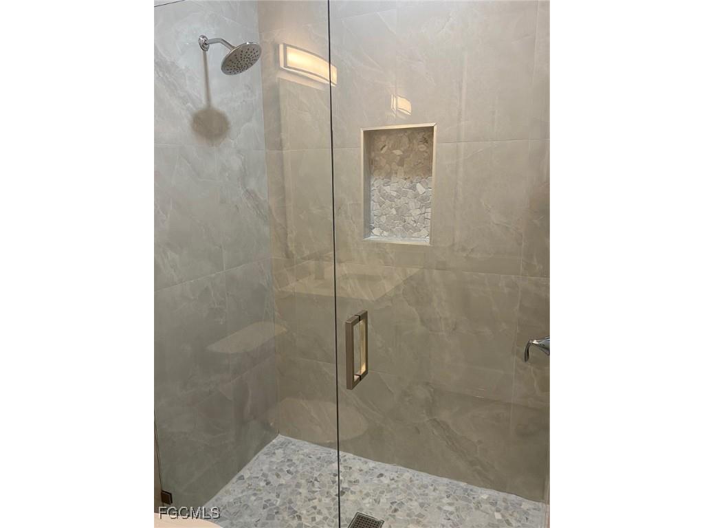 702 NW 2nd Lane Cape Coral FL 33993 2025014012 image10