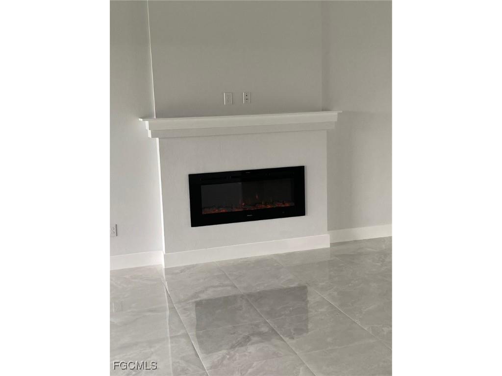 702 NW 2nd Lane Cape Coral FL 33993 2025014012 image11