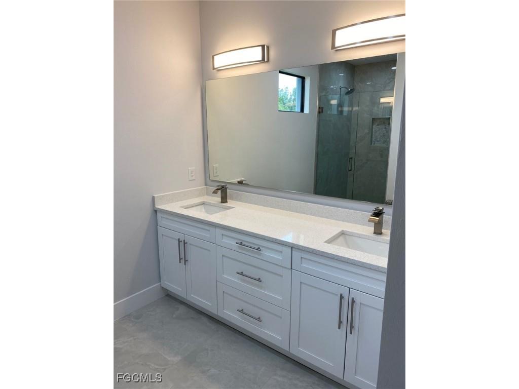 702 NW 2nd Lane Cape Coral FL 33993 2025014012 image16