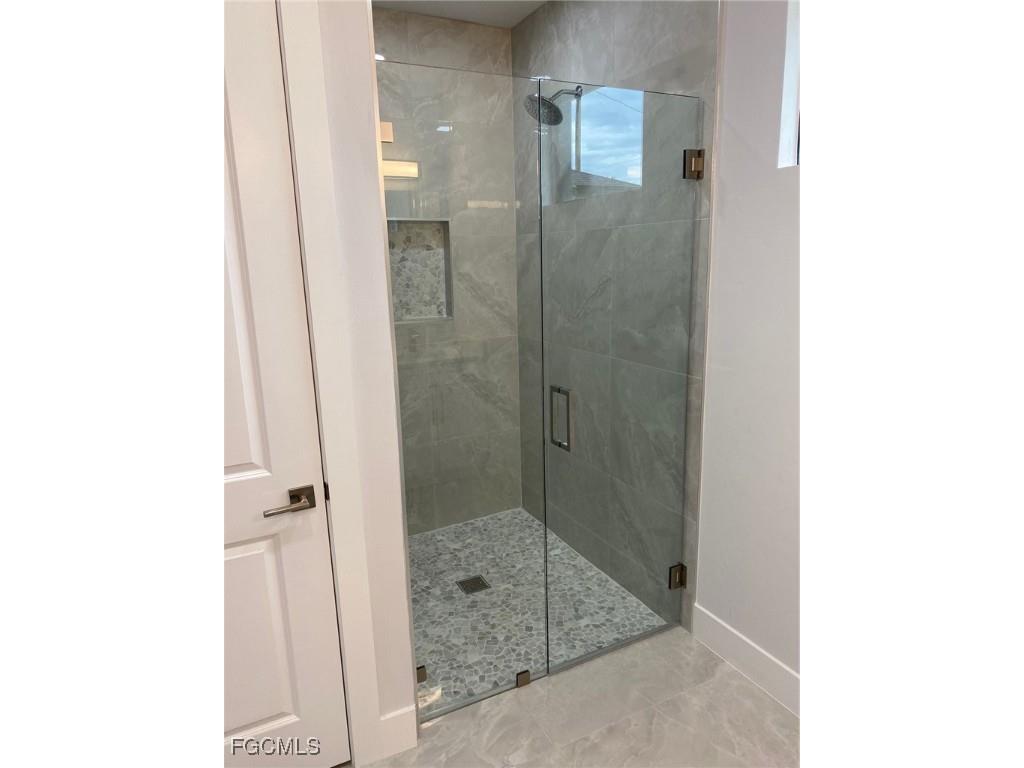 702 NW 2nd Lane Cape Coral FL 33993 2025014012 image17