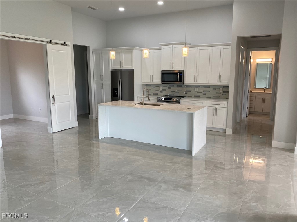 702 NW 2nd Lane Cape Coral FL 33993 2025014012 image6