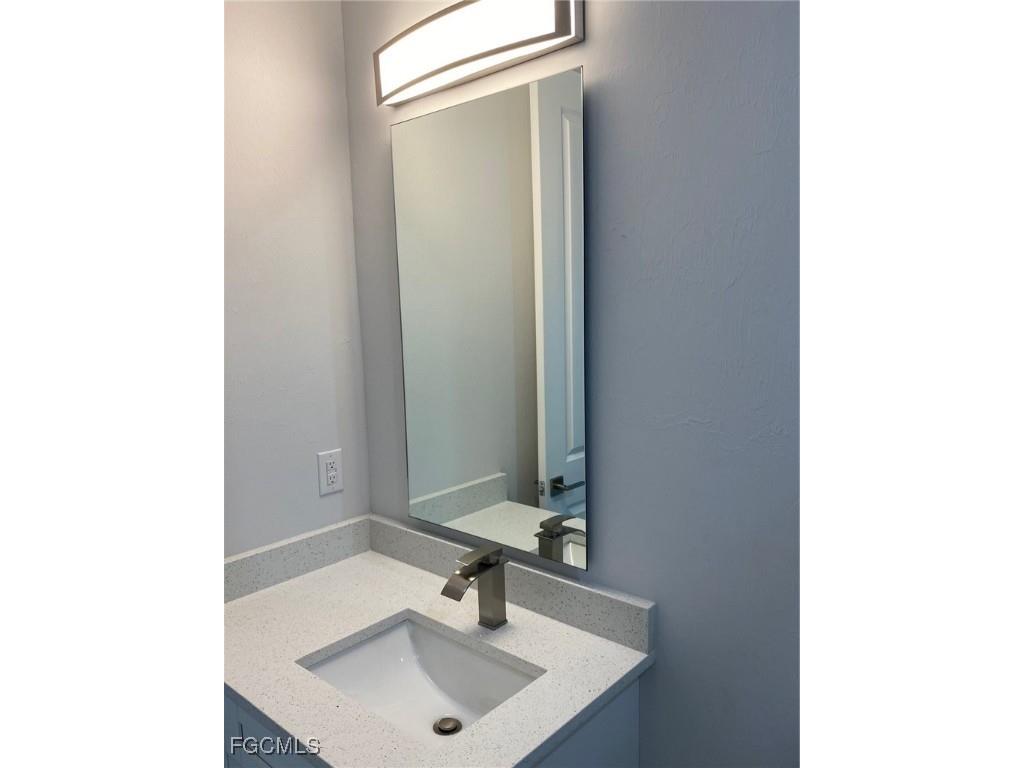 702 NW 2nd Lane Cape Coral FL 33993 2025014012 image9