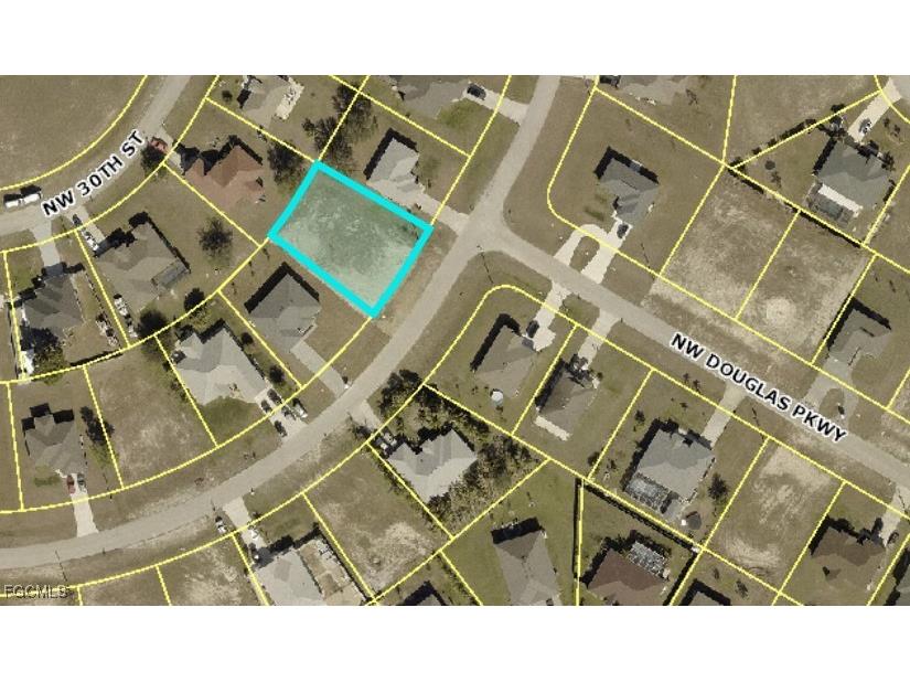 702 NW Douglas Circle Cape Coral FL 33993 2025020690 image1