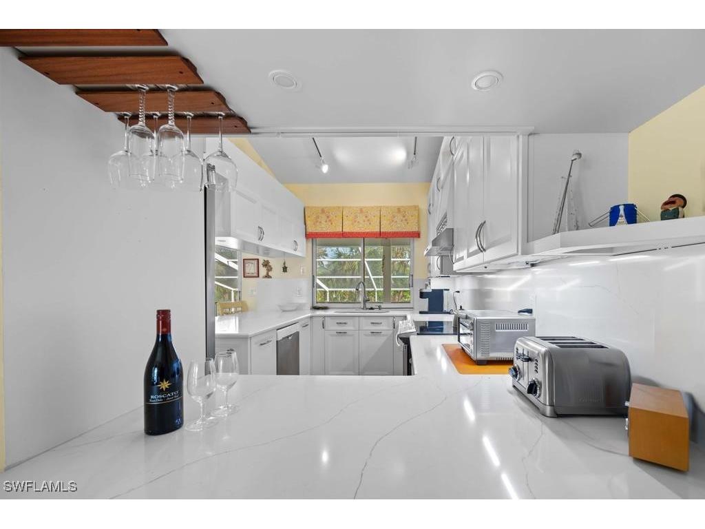 702 Pyrula Avenue Sanibel FL 33957 224104948 image15