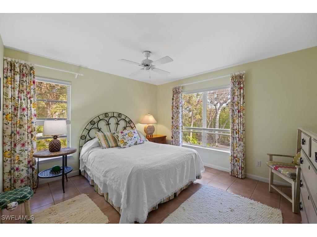 702 Pyrula Avenue Sanibel FL 33957 224104948 image24