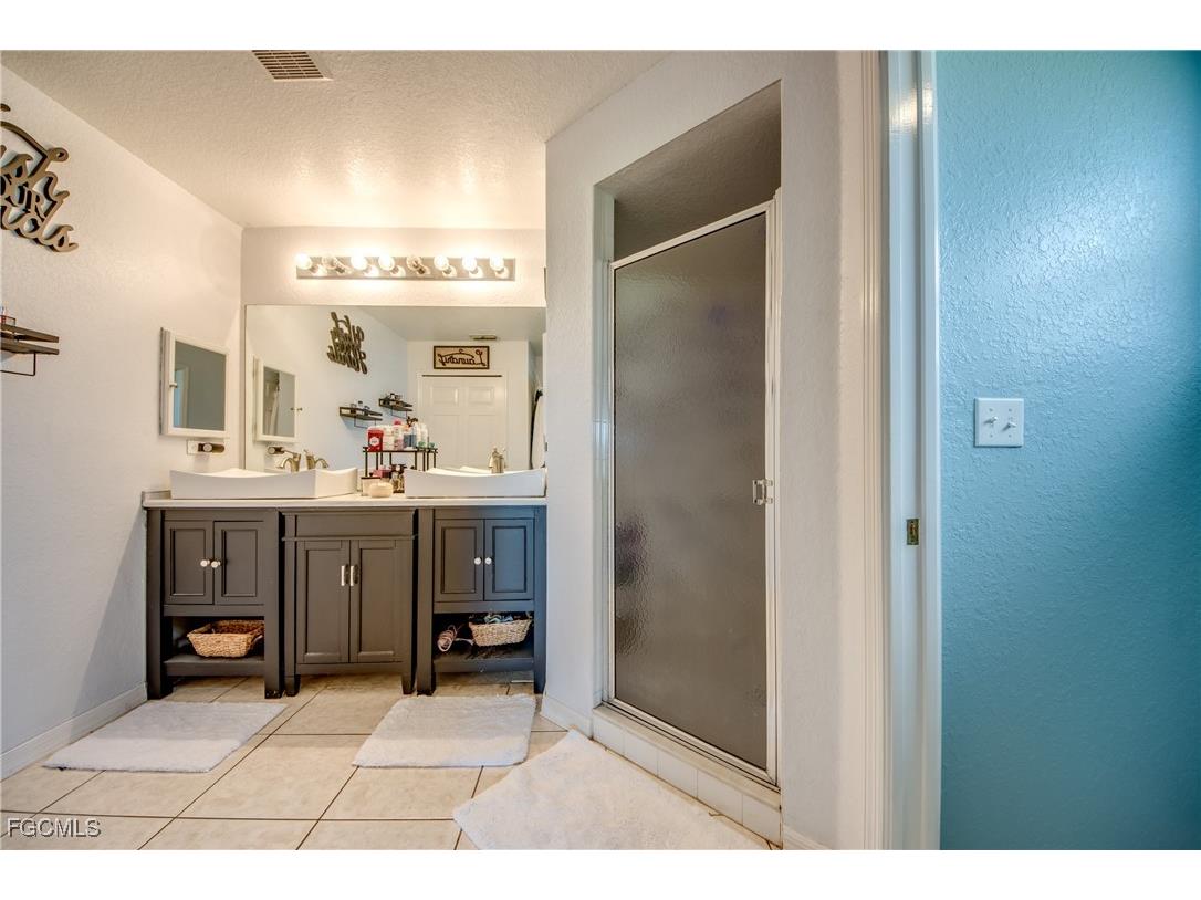 702 SW 11th Avenue Cape Coral FL 33991 2025010034 image12