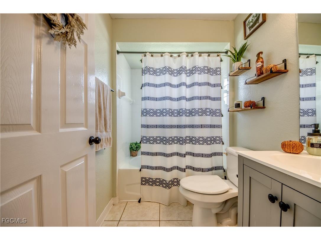 702 SW 11th Avenue Cape Coral FL 33991 2025010034 image16