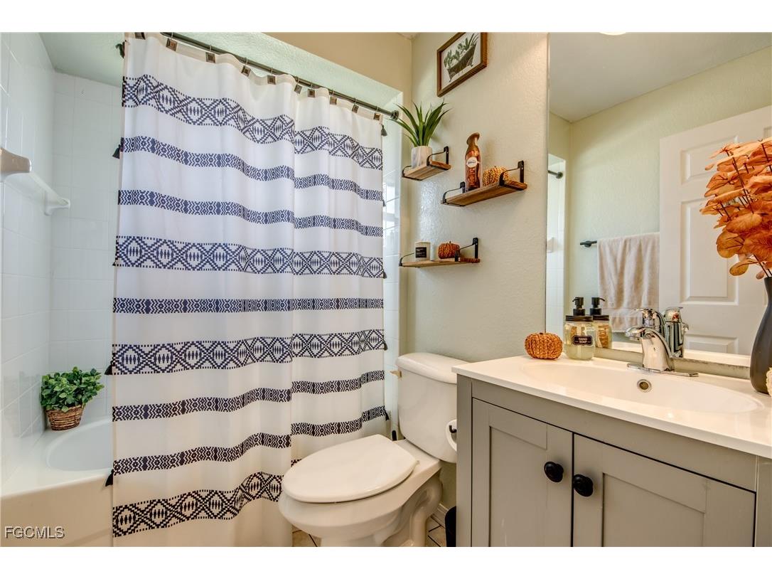 702 SW 11th Avenue Cape Coral FL 33991 2025010034 image17