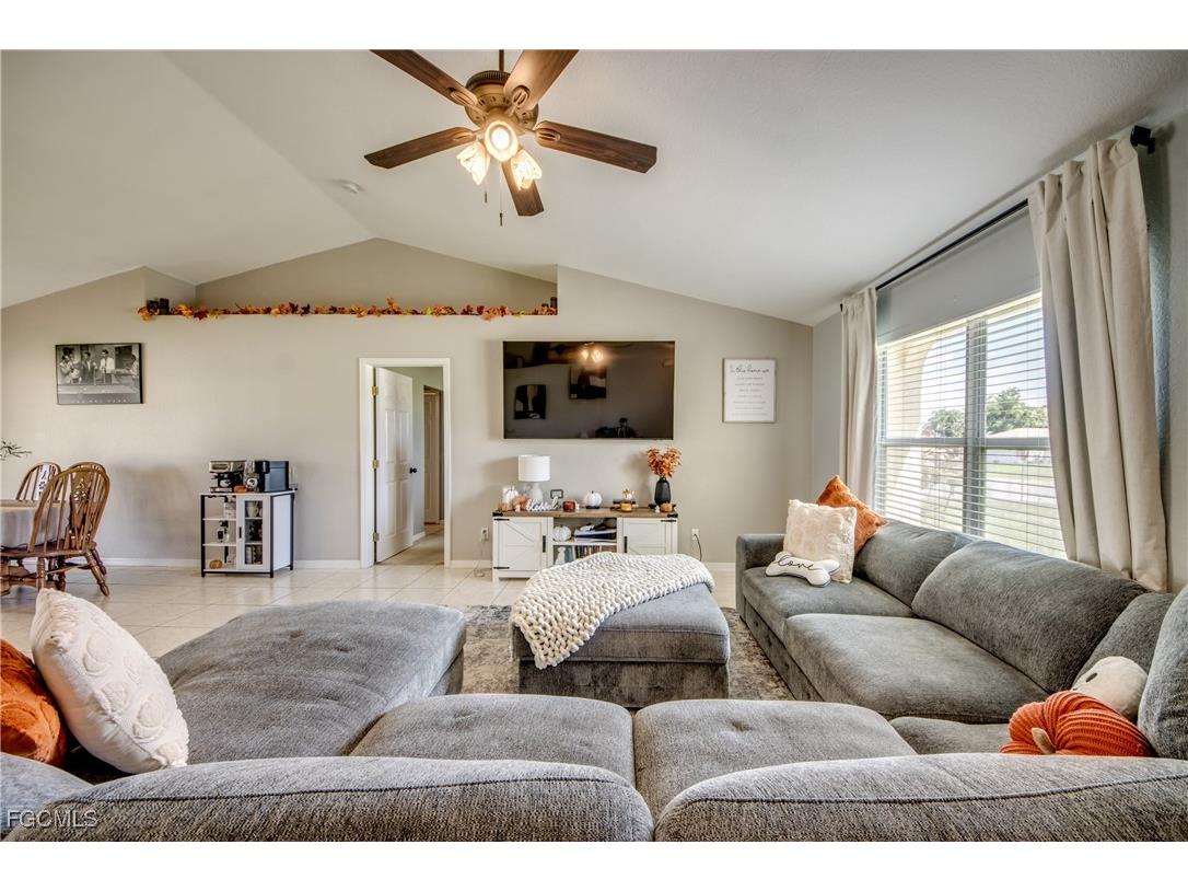 702 SW 11th Avenue Cape Coral FL 33991 2025010034 image2