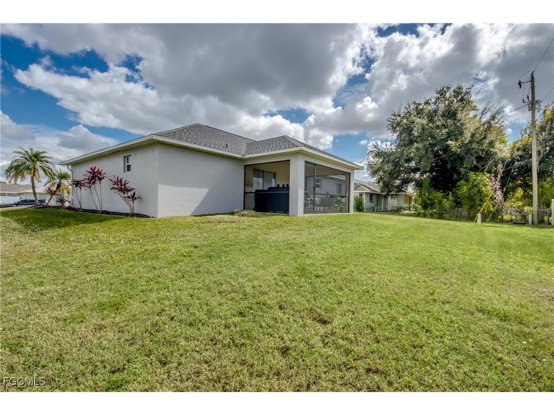 702 SW 11th Avenue Cape Coral FL 33991 2025010034 image25