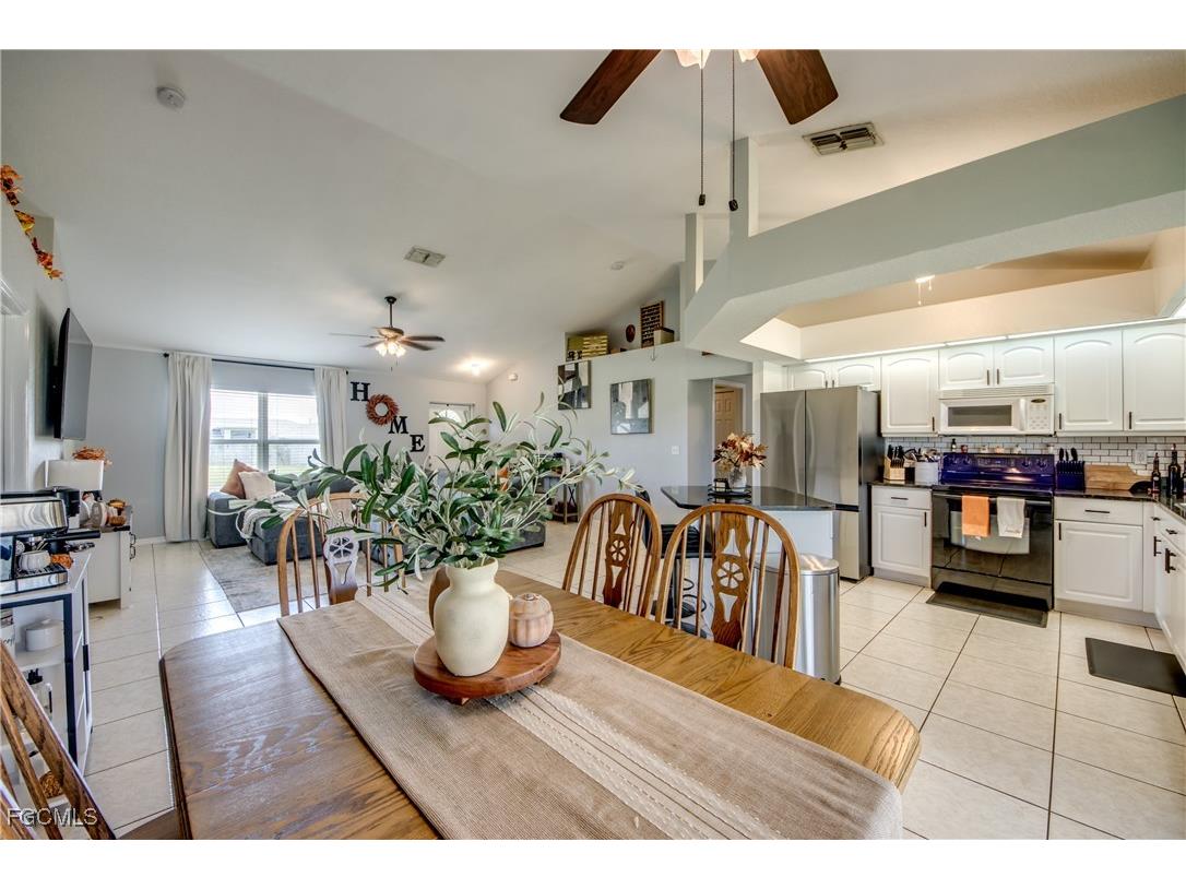 702 SW 11th Avenue Cape Coral FL 33991 2025010034 image3