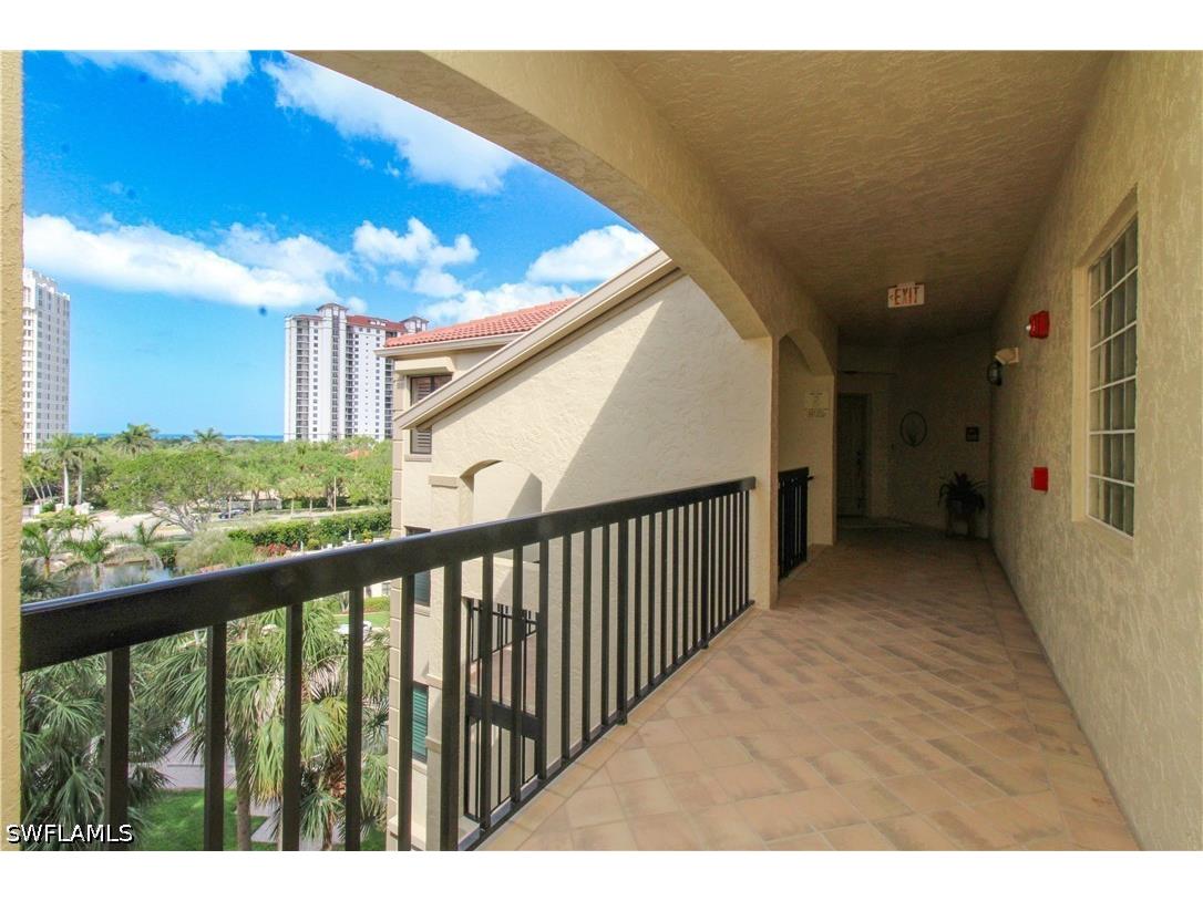 7024 Pelican Bay Boulevard #F-504 Naples FL 34108 226025252 image4