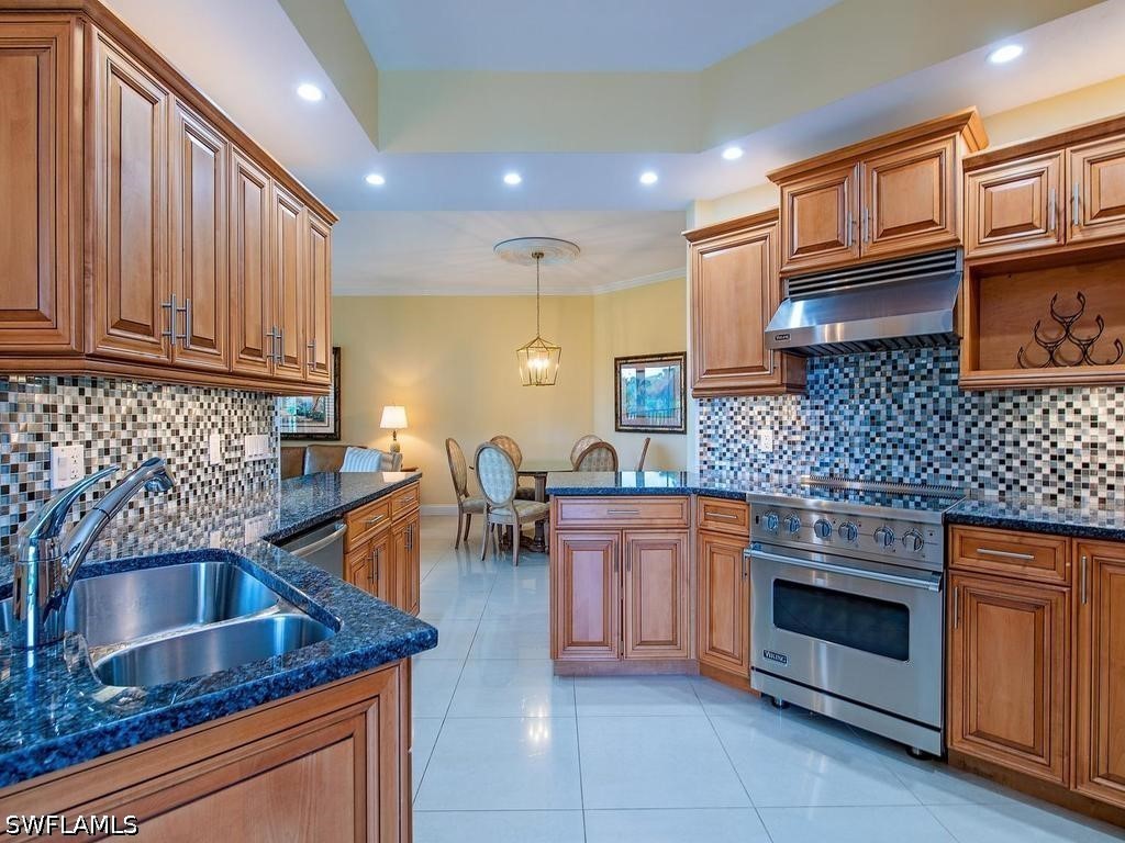 7024 Pelican Bay Boulevard #F105 Naples FL 34108 226018798 image6