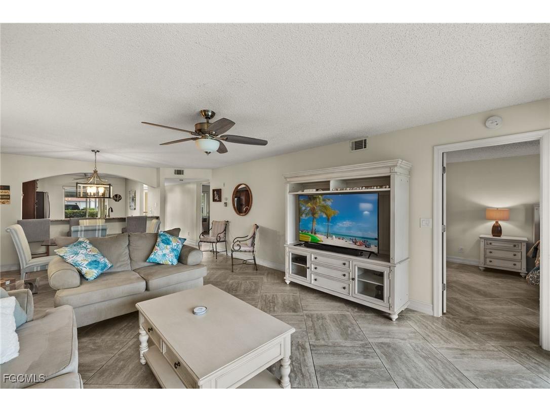 7025 Dennis Circle #G104 Naples FL 34104 2025008252 image4