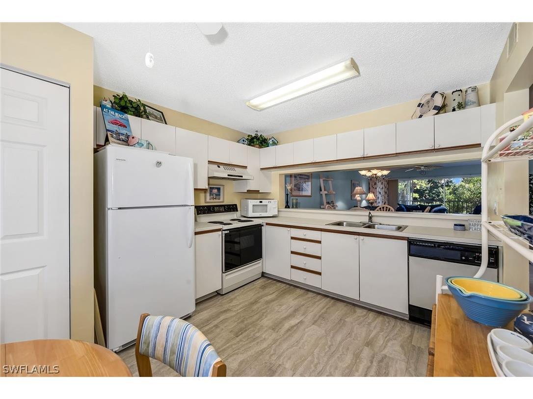 7025 Dennis Circle #G202 Naples FL 34104 226009100 image2
