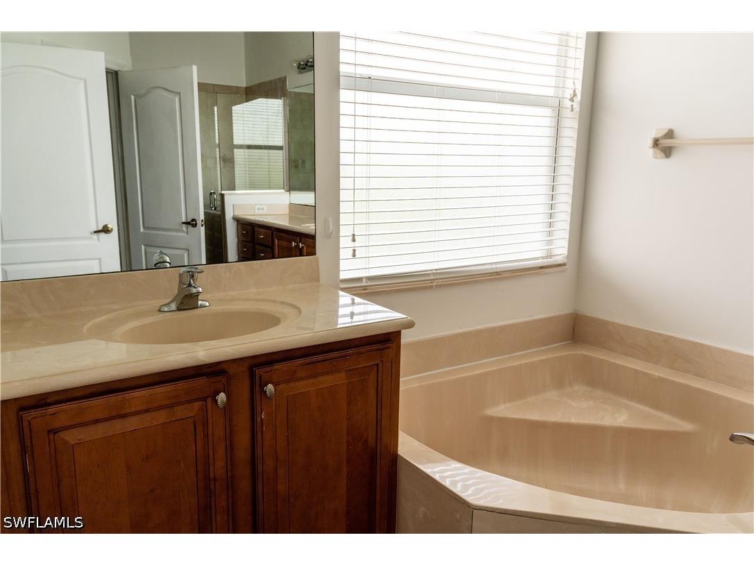 7029 Ambrosia Lane #604 Naples FL 34119 226018804 image13