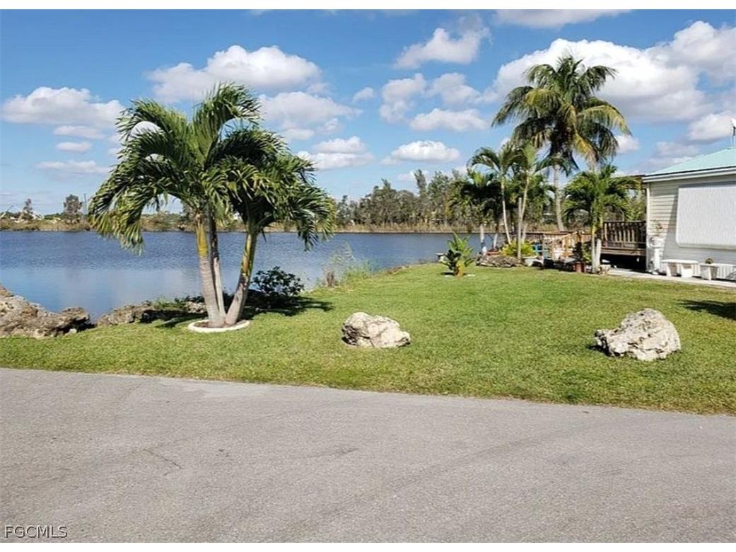 7029 Granada Lakes Drive Fort Myers FL 33967 2026012660 image10