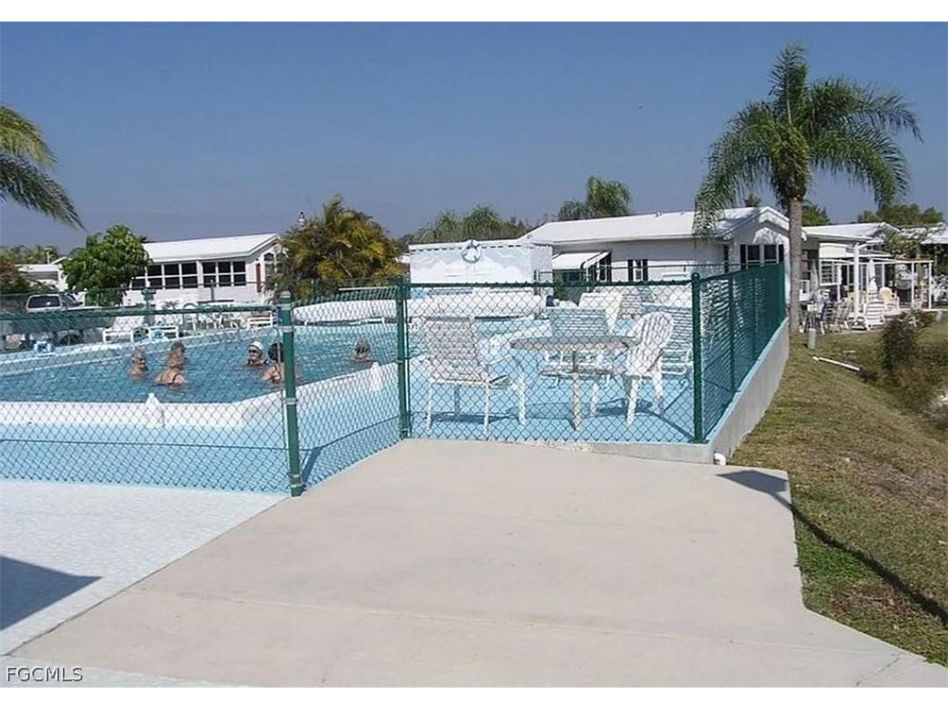 7029 Granada Lakes Drive Fort Myers FL 33967 2026012660 image8