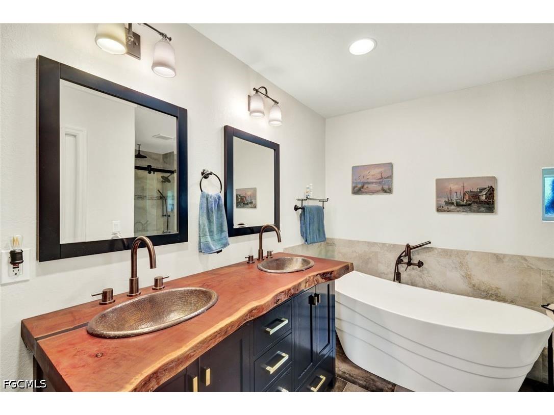 703 SE 33rd Terrace Cape Coral FL 33904 2026018611 image16