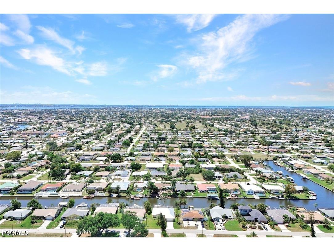 703 SE 33rd Terrace Cape Coral FL 33904 2026018611 image33