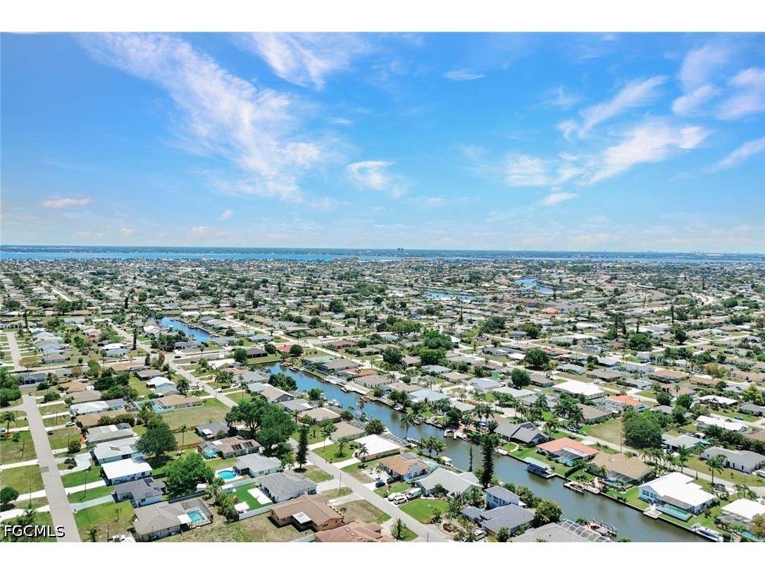 703 SE 33rd Terrace Cape Coral FL 33904 2026018611 image34