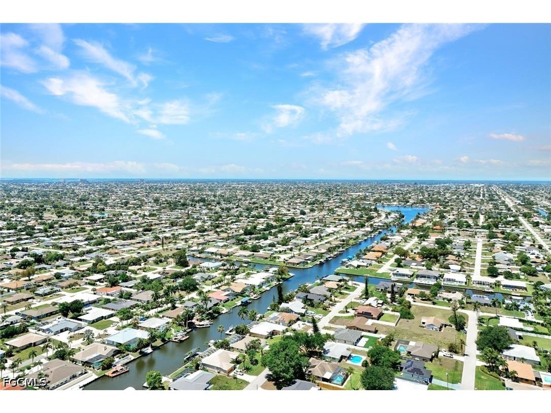 703 SE 33rd Terrace Cape Coral FL 33904 2026018611 image35