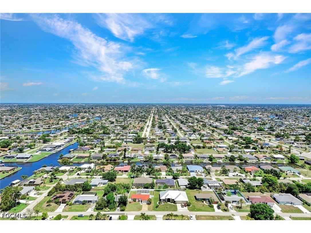 703 SE 33rd Terrace Cape Coral FL 33904 2026018611 image37