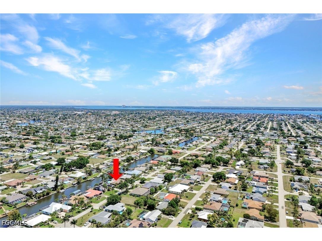 703 SE 33rd Terrace Cape Coral FL 33904 2026018611 image38