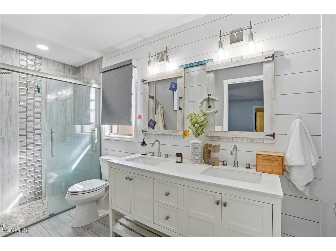 703 SE 7th Street #2 Cape Coral FL 33990 2026006077 image16