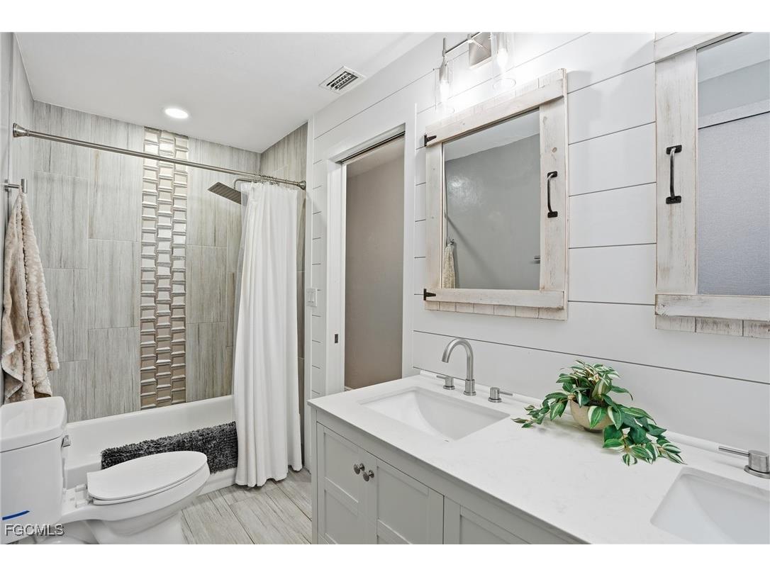 703 SE 7th Street #2 Cape Coral FL 33990 2026006077 image21