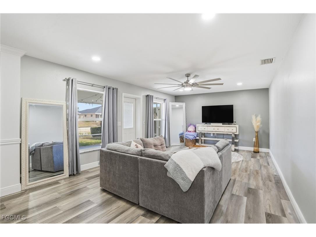 703 SE 7th Street #2 Cape Coral FL 33990 2026006077 image4