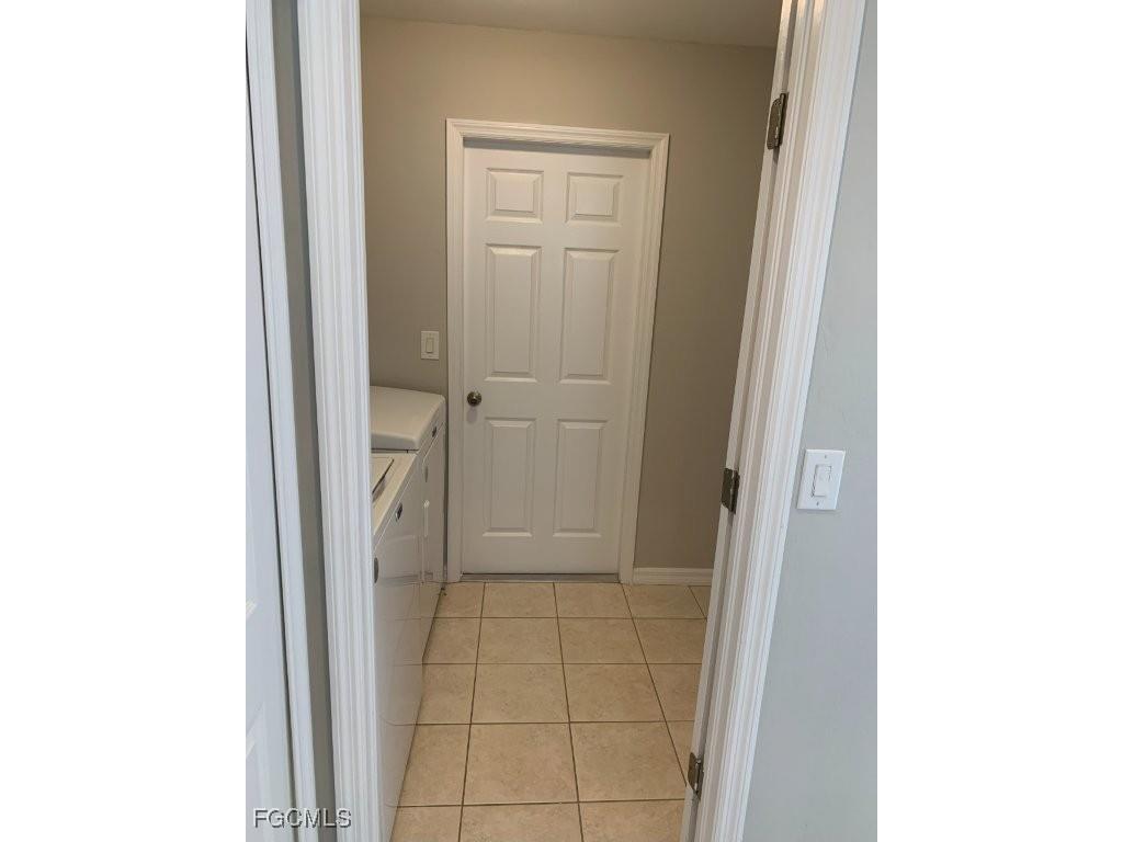 703 SW 22nd Street Cape Coral FL 33991 2025007928 image18