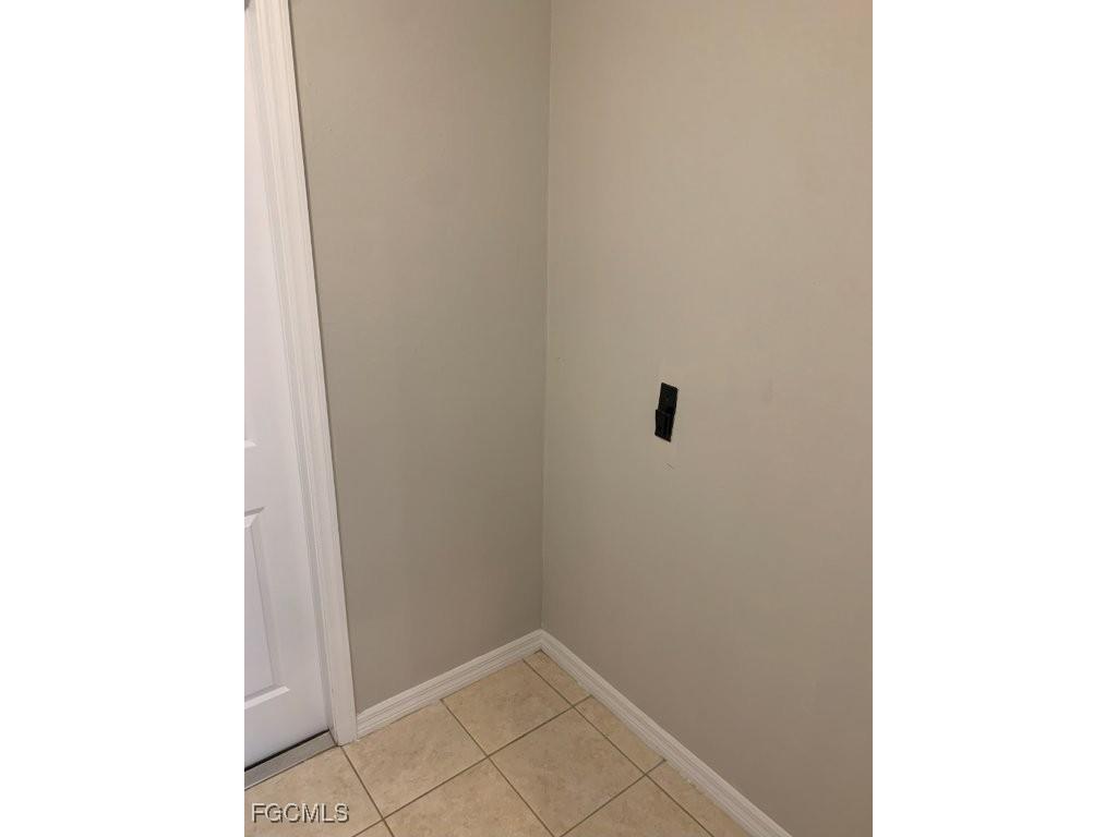 703 SW 22nd Street Cape Coral FL 33991 2025007928 image20