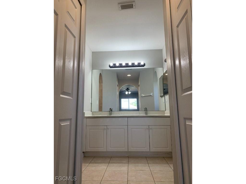 703 SW 22nd Street Cape Coral FL 33991 2025007928 image24