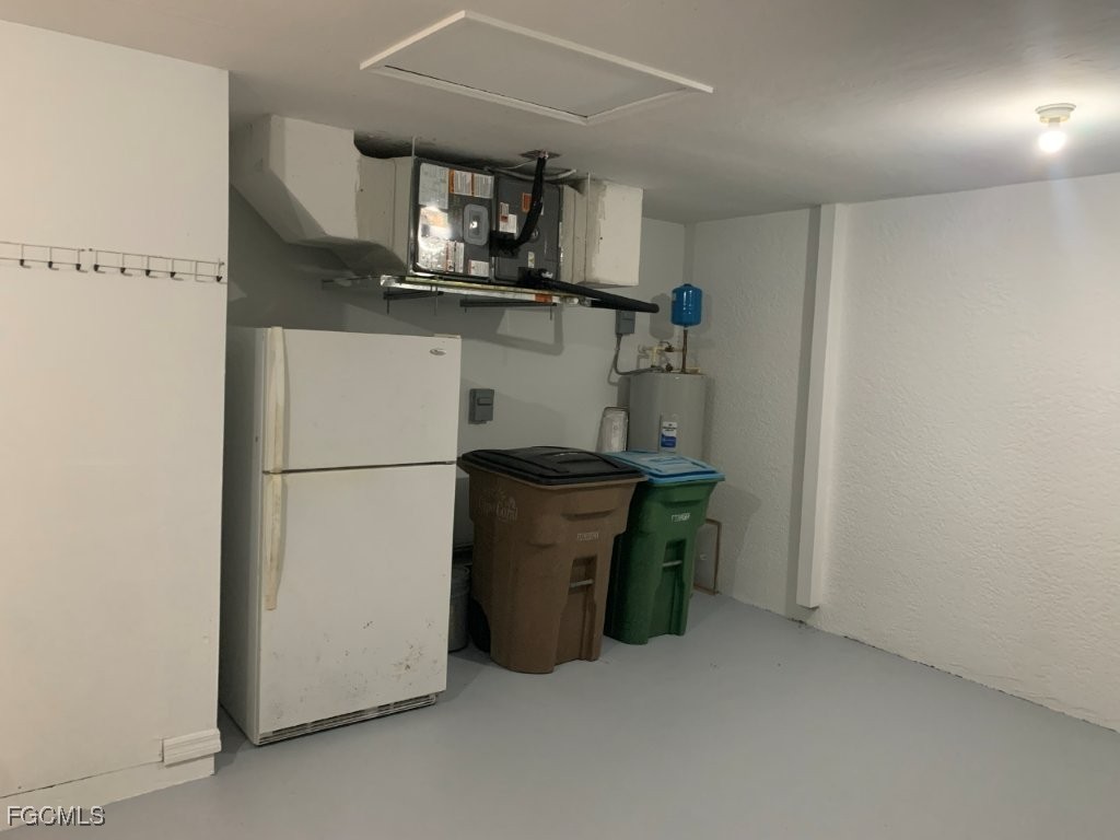 703 SW 22nd Street Cape Coral FL 33991 2025007928 image38