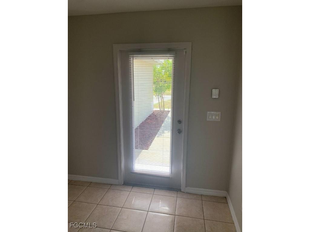 703 SW 22nd Street Cape Coral FL 33991 2025007928 image4