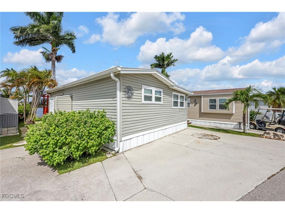 7031 Armadillo Way Fort Myers FL 33967 2025014155 image2